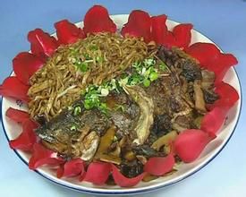 玫瑰榛蘑燉魚頭 玫瑰榛蘑燉魚頭