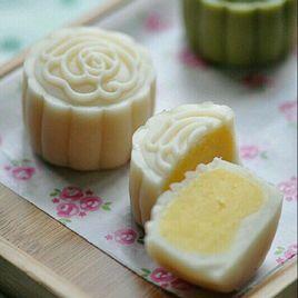 奶黃椰絲冰皮月餅 奶黃椰絲冰皮月餅