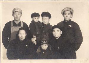 肖永光和王克錦等全家福