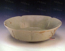 唐越窯秘色瓷五瓣葵口盤 唐越窯秘色瓷五瓣葵口盤