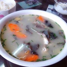 木耳鯽魚湯 木耳鯽魚湯