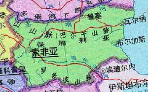 瓦爾納大區位於保加利亞東北部，濱臨黑海