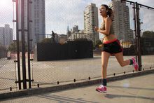 朱韻淇《愛迪達運動鞋》平面廣告