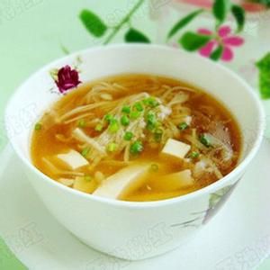 金針菇豆腐肉片湯 金針菇豆腐肉片湯