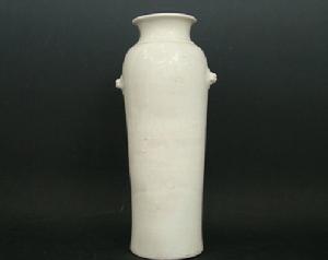 明代白釉雙獸耳象腿瓶 明代白釉雙獸耳象腿瓶