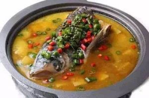 米豆腐蒸魚頭 米豆腐蒸魚頭