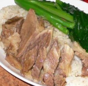 清湯牛腩飯 清湯牛腩飯