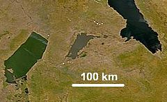 姆韋魯萬蒂帕湖（中）