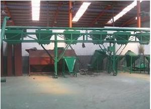 雞用自動餵料機