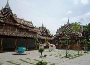 騰越三橋廣場 騰越三橋廣場