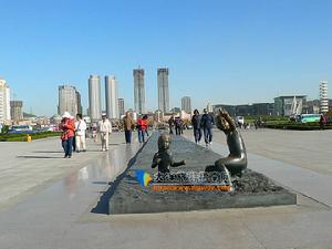 大連百年紀念城雕