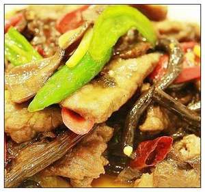 蘑菇炒牛肉絲 蘑菇炒牛肉絲