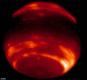 海王星照片。科學家經研究發現天王星和海王星表面可能被巨大的液態鑽石海洋覆蓋，海上漂浮著巨大的固態“鑽石山”，體積與冰山相當。