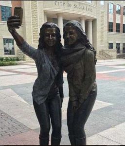 自拍雕像 自拍雕像