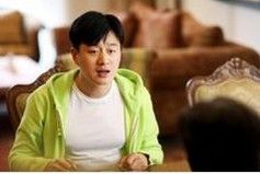 楚漢民（佟大為飾）