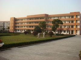 江都區空港中學