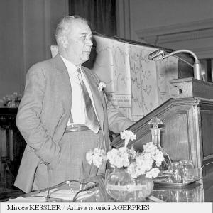 霍里亞&middot;胡盧貝伊教授