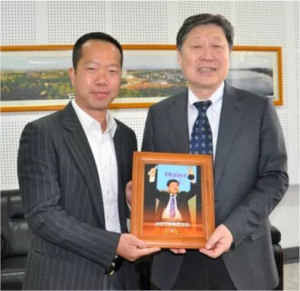 吳綱與海爾集團董事局主席、執行長張瑞敏