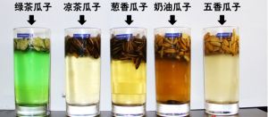 五種口味的瓜子，分別是奶油味、綠茶南瓜子、涼茶味、蔥香味、五香味。將瓜子放入杯中，倒入熱水浸泡30分鐘，五種口味的瓜子，分別是奶油味、綠茶南瓜子、涼茶味、蔥香味、五香味。將瓜子放入杯中，倒入熱水浸泡30分鐘，出現以下情形：