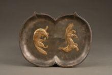 唐·鎏金雙狐紋雙桃形銀盤