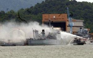 因德拉普拉號登入艦失火