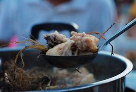 地膽頭燉豬月展