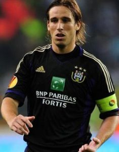 盧卡斯·比格利亞