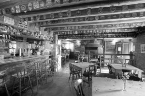 蛇纏旅館 蛇纏旅館