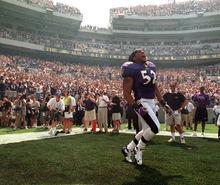 劉易斯入場畫面（2000對美洲虎）