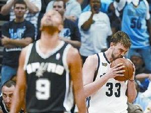 灰熊擊敗年邁馬刺