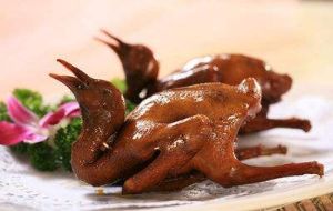 脆皮石歧乳鴿 脆皮石歧乳鴿