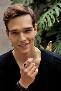 亞歷山大[中英混血童星]