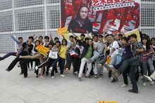 舒勇和學生們在一起！