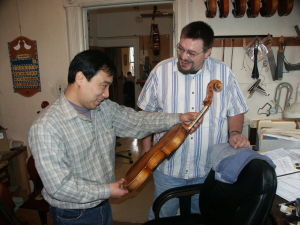 秦紅柏和貝克父子之Paul研究古名琴修復