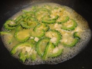 鹹蛋苦瓜粥 鹹蛋苦瓜粥