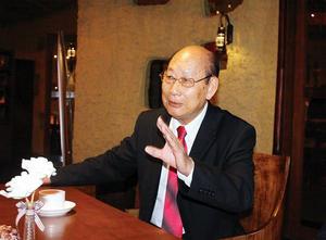 香港詩詞學會創會會長 林峰 接受媒體採訪