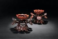 紫檀木雕蓮花形座