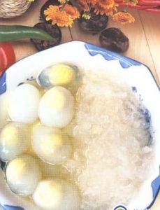 鴿蛋煨燕窩 鴿蛋煨燕窩