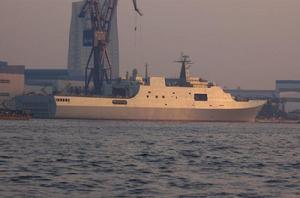 （圖）中國海軍071型兩棲登入艦