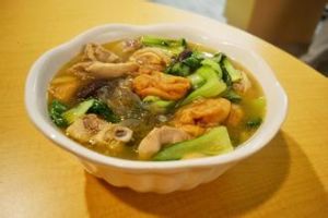 香菇油豆腐雞腿煲 香菇油豆腐雞腿煲