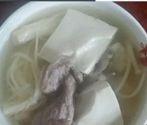 金針瘦肉豆腐湯 金針瘦肉豆腐湯