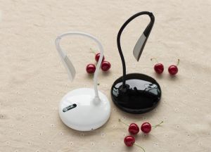 LED護眼檯燈臥室床頭時尚創意充電小檯燈摺疊工作學習學生USB台