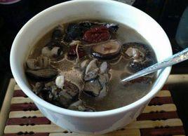 蘑菇燉烏雞 蘑菇燉烏雞