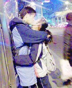 國中生接吻照 國中生接吻照