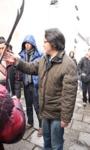 導演徐浩峰正在導戲