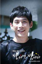 《每天夜晚》海報