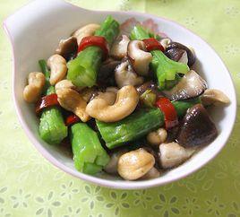 腰果香菇炒芥蘭梗 腰果香菇炒芥蘭梗