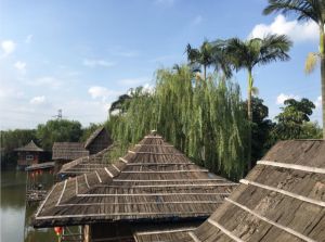 長順農莊中午時分藍天白雲圖