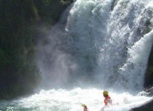 都安瑤嶺河漂流 都安瑤嶺河漂流