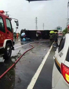 7·10廣東順德大巴車側翻事故 7·10廣東順德大巴車側翻事故